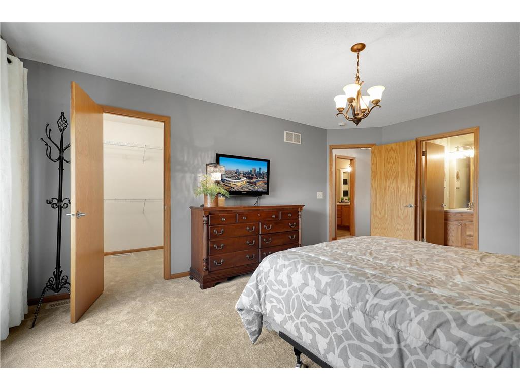 2186 Woodcrest Drive Woodbury MN 55129 7087564 image19