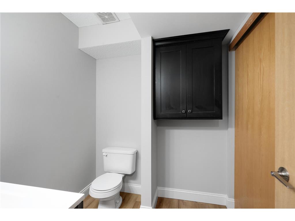 2186 Woodcrest Drive Woodbury MN 55129 7087564 image36