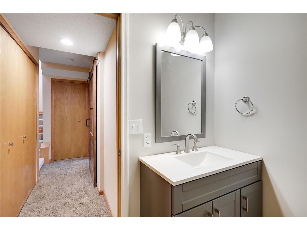 2186 Woodcrest Drive Woodbury MN 55129 7087564 image37