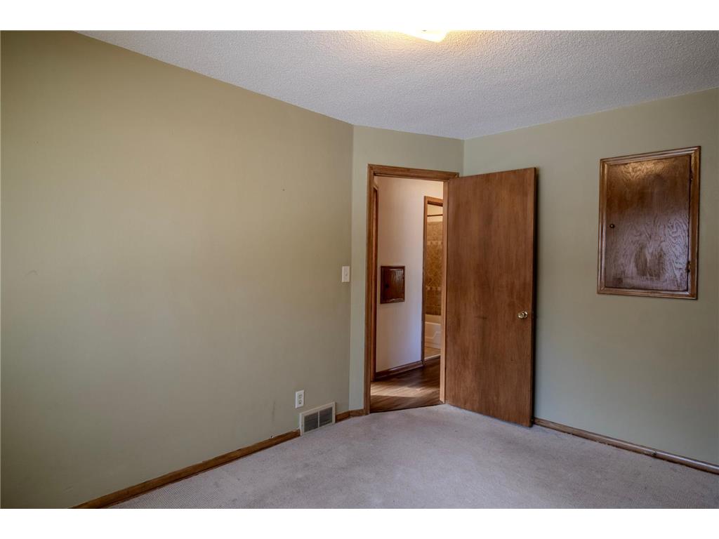 2187 Burr Street Maplewood MN 55117 7027322 image24