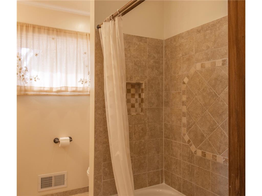 2187 Burr Street Maplewood MN 55117 7027322 image28