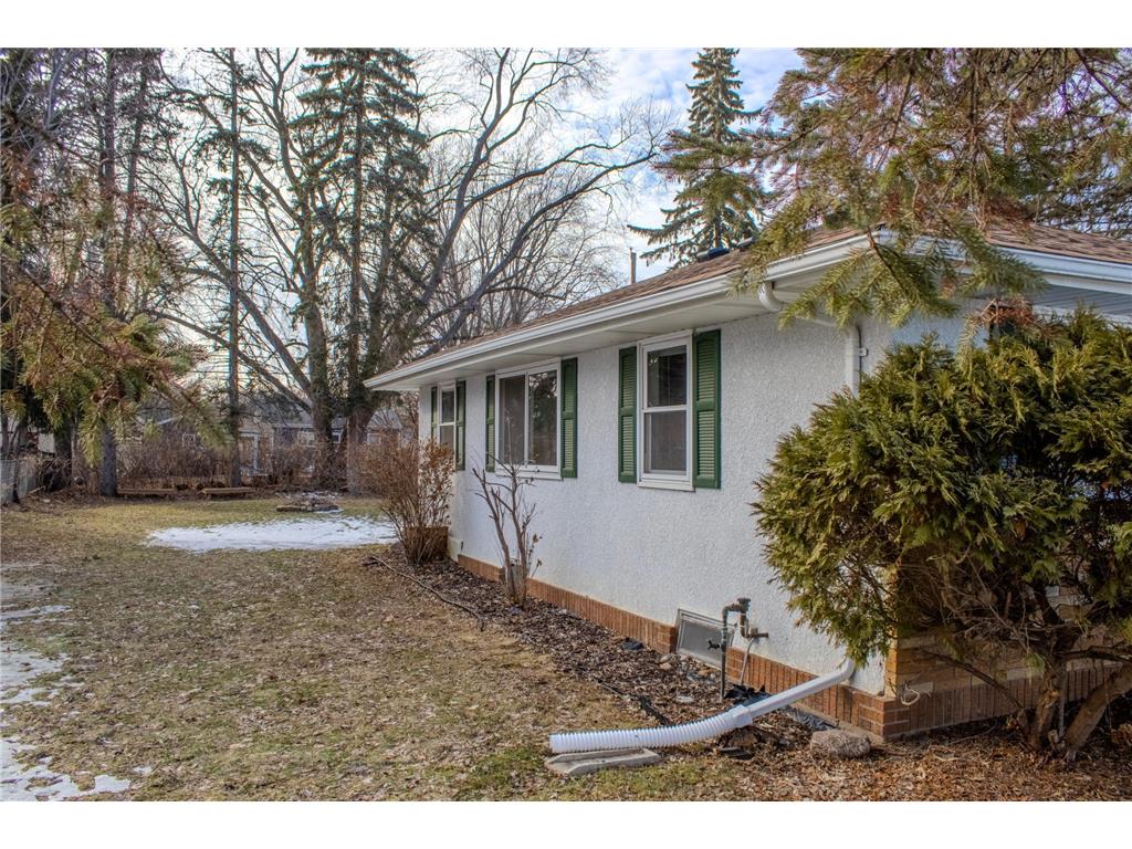 2187 Burr Street Maplewood MN 55117 7027322 image6