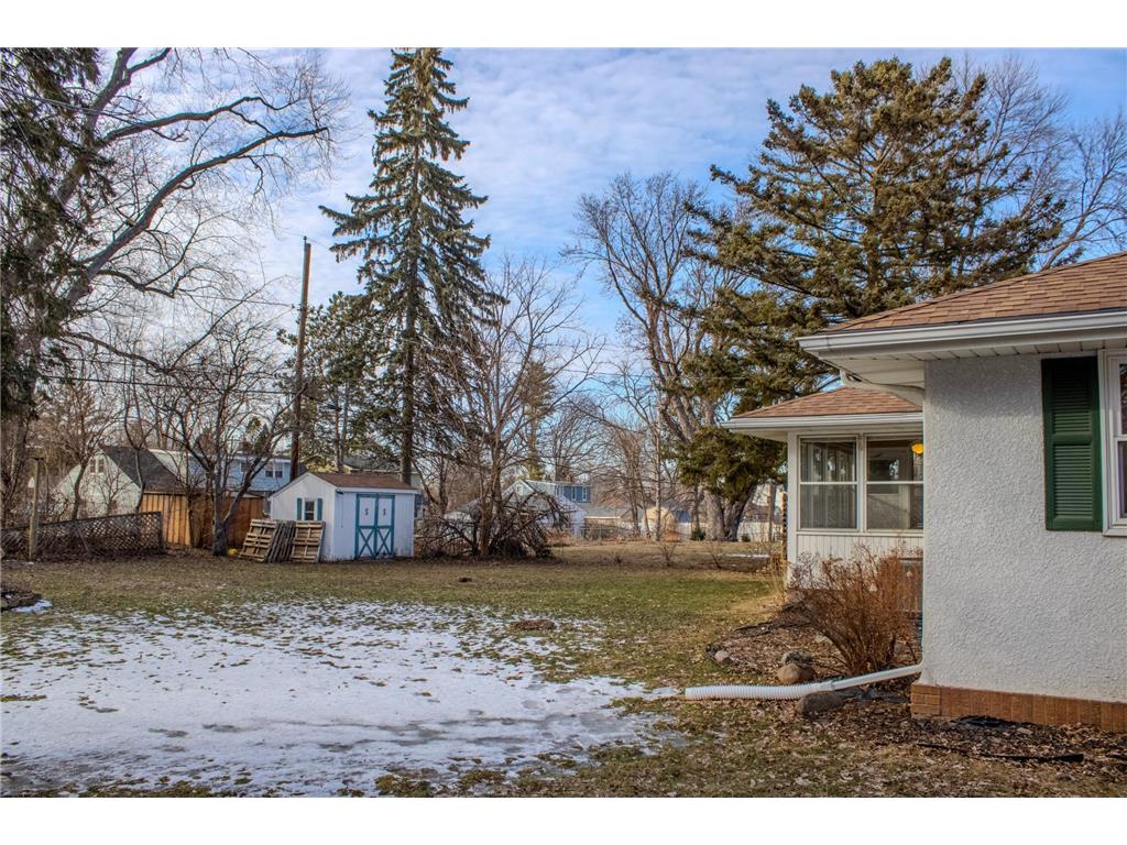 2187 Burr Street Maplewood MN 55117 7027322 image7