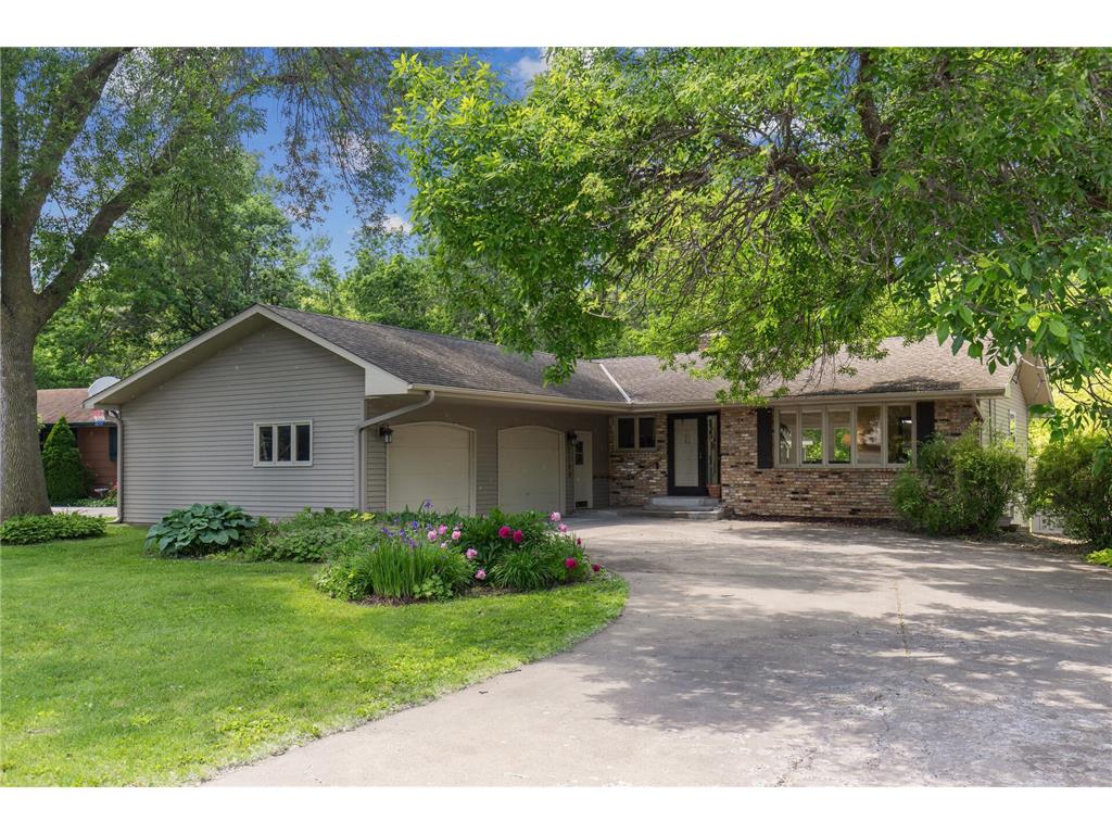 2189 Mississippi Circle New Brighton MN 55112 - Rice Creek 6452237 image1