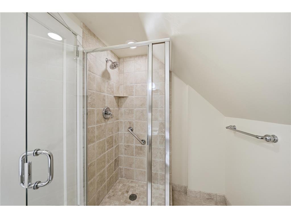 2189 Saint Clair Avenue Saint Paul MN 55105 7059833 image60
