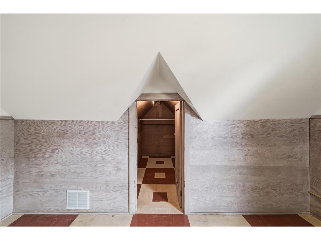 2189 Saint Clair Avenue Saint Paul MN 55105 7059833 image63