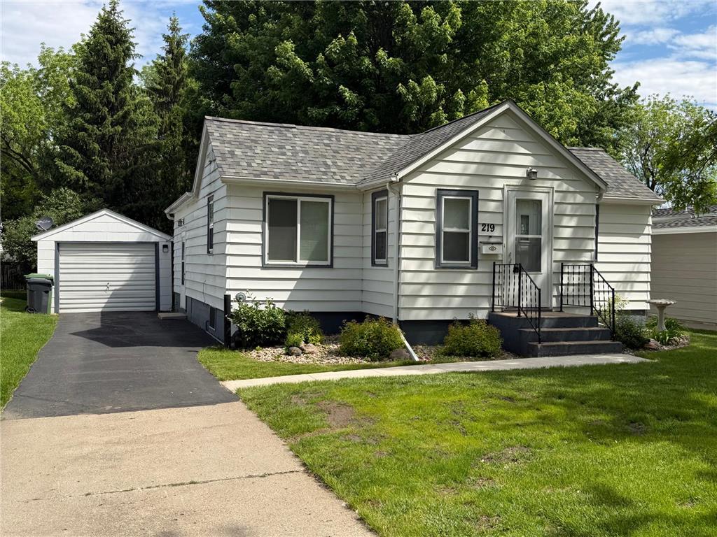 219 10th Avenue Worthington MN 56187 7080735 image1
