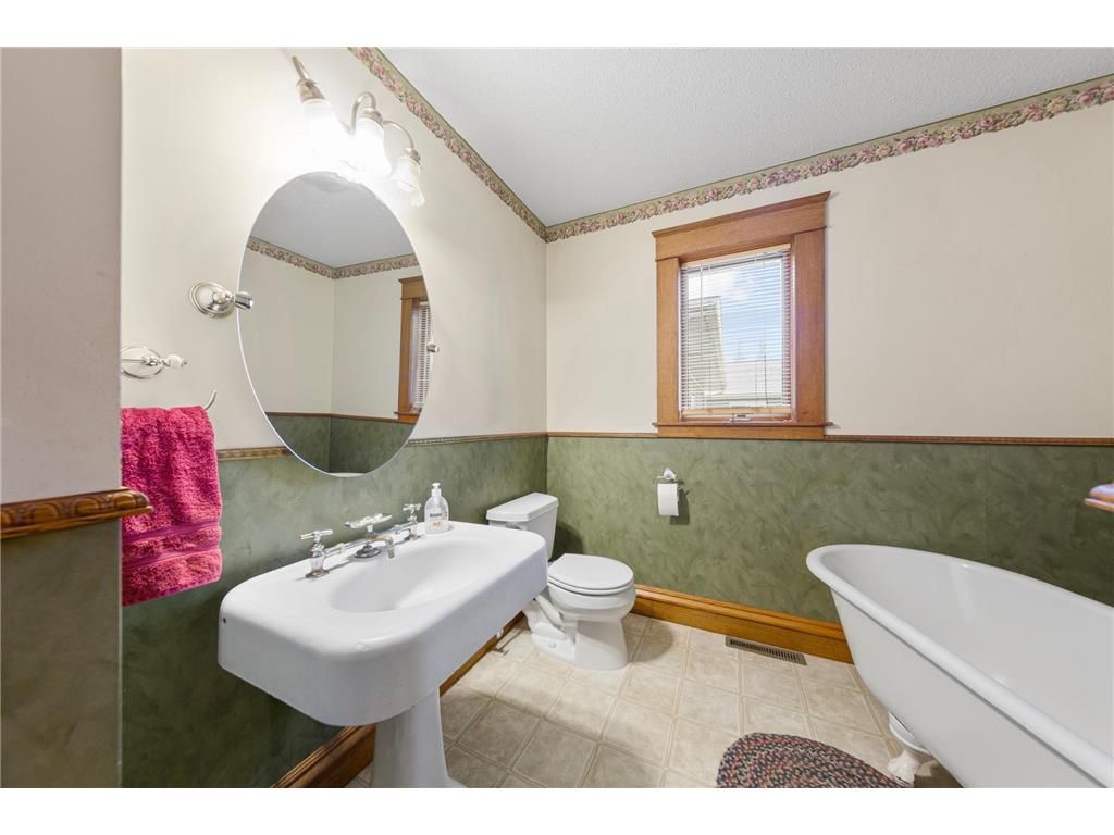 219 1st Street NW New Richland MN 56072 7054287 image32
