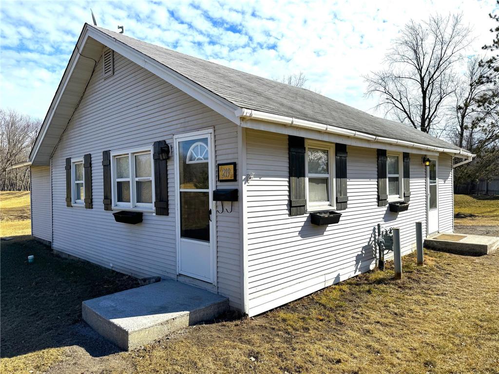 219 3rd Street NE Aitkin MN 56431 - Ripple River 6500107 image1