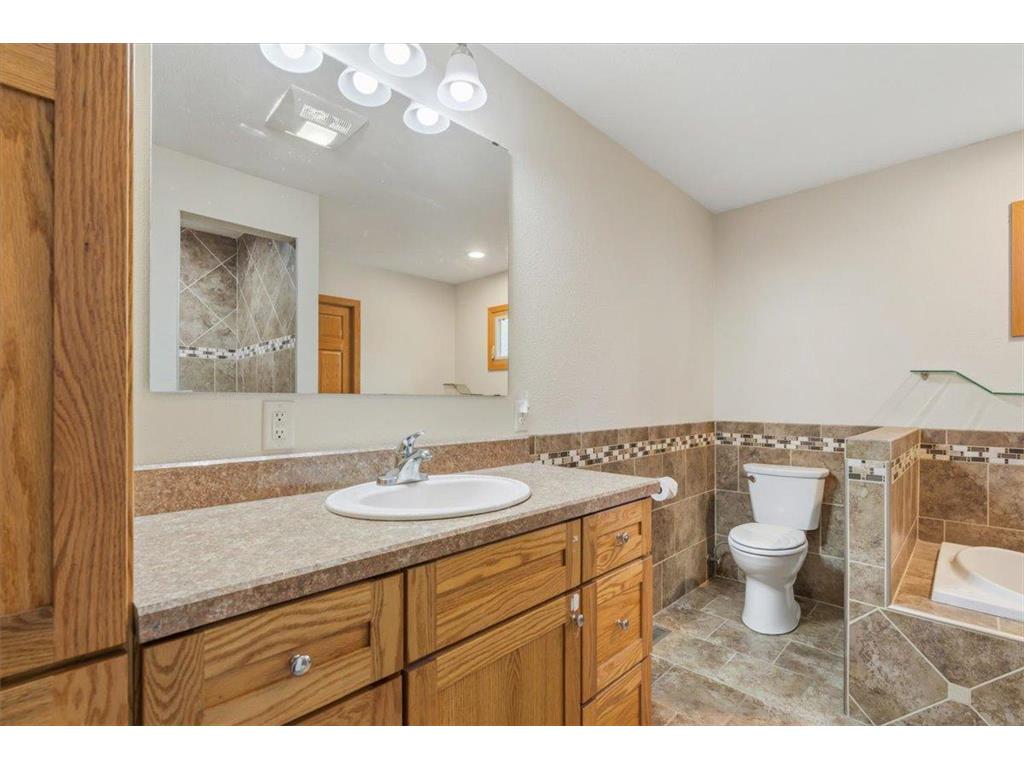 219 5th Street SE Madelia MN 56062 7108420 image18