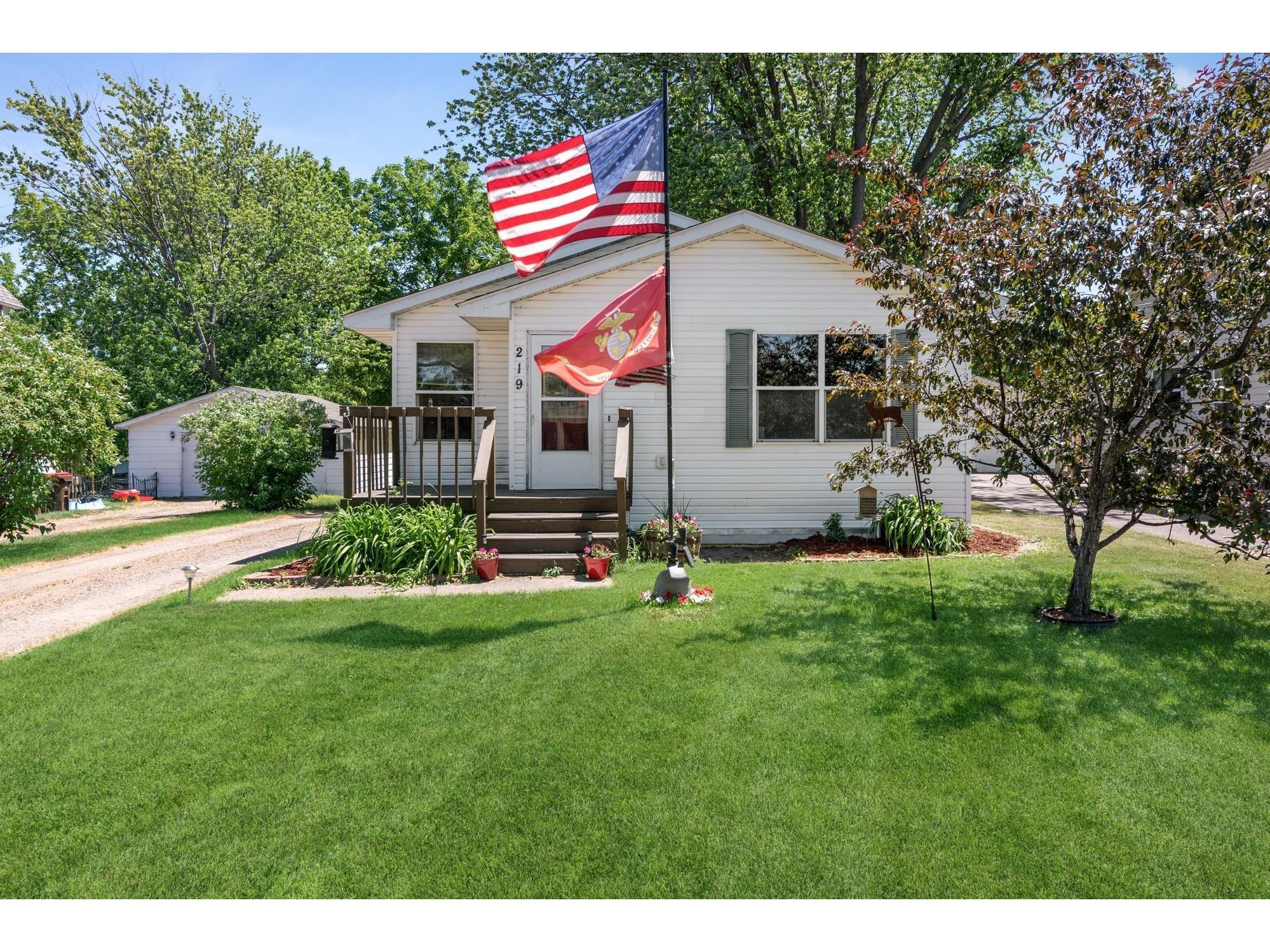 219 Beechwood Avenue S, Braham, MN, 55006 MLS 6008228 Edina Realty