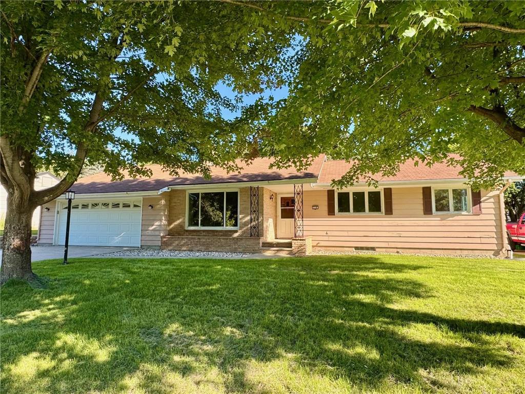 219 E Hollett Street Tracy MN 56175 6761062 image1