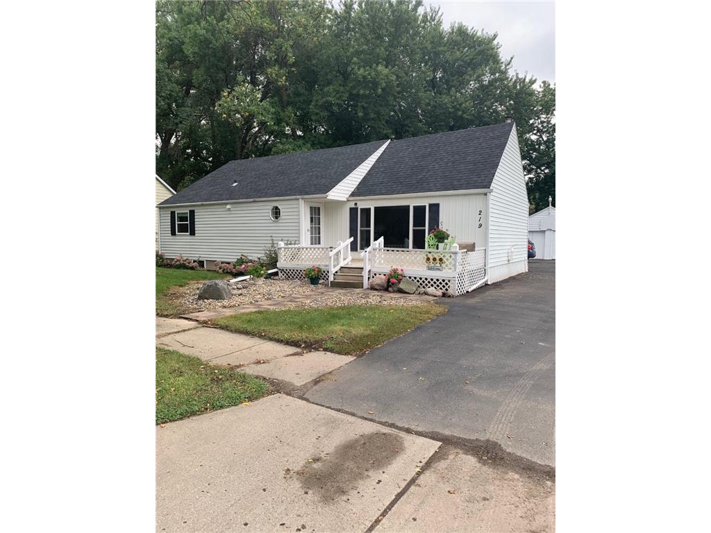 219 Hawaii Street NE, Willmar, MN, 56201 MLS 6262089 Edina Realty