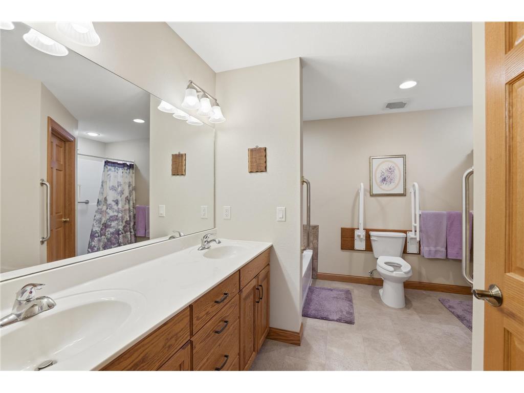 219 Main Street E Clarks Grove MN 56016 7044845 image19