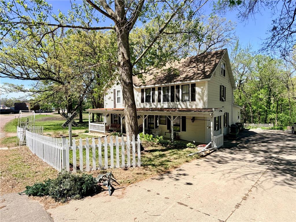 219 Moore Street Jackson MN 56143 7072439 image5