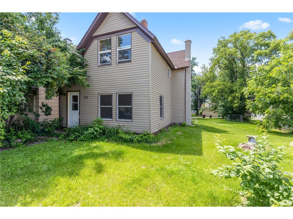 219 N 10th Street Brainerd MN 56401 6748999 image1