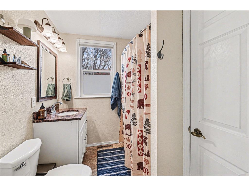 219 N Donaldson Street Luverne MN 56156 7018976 image20