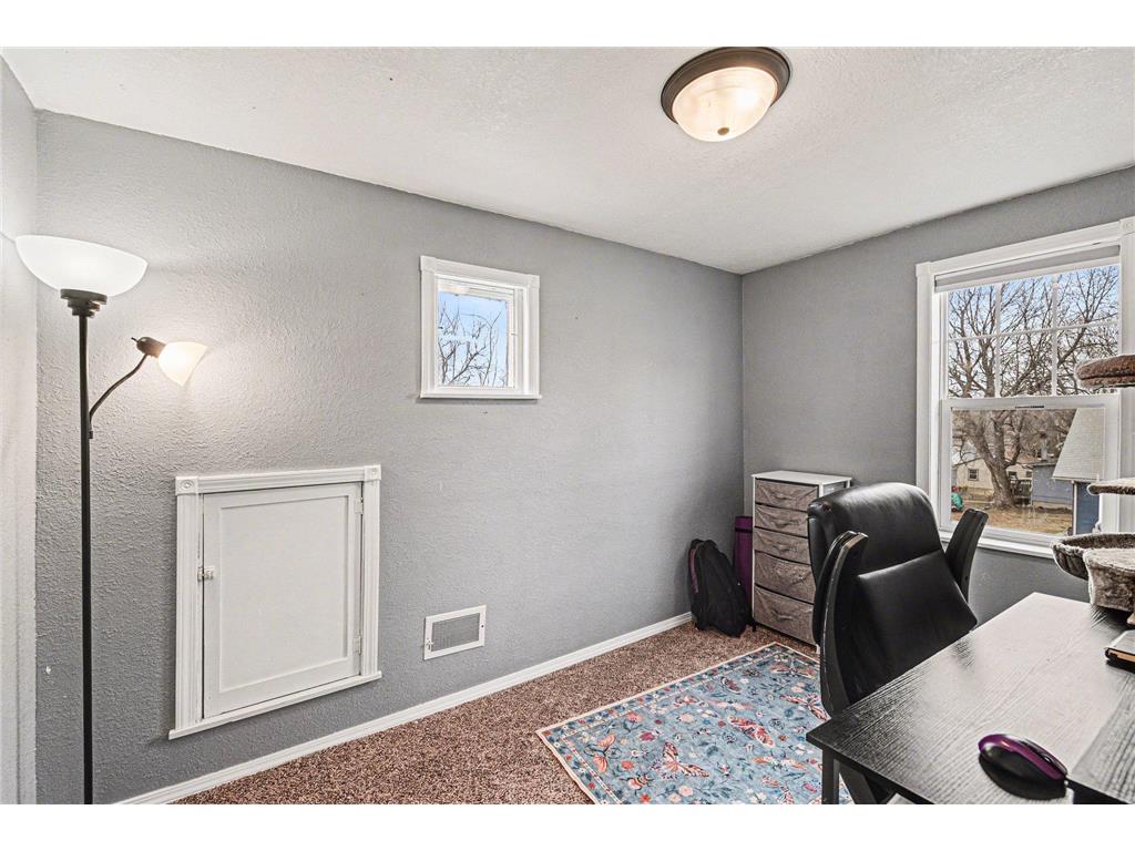 219 N Donaldson Street Luverne MN 56156 7018976 image23