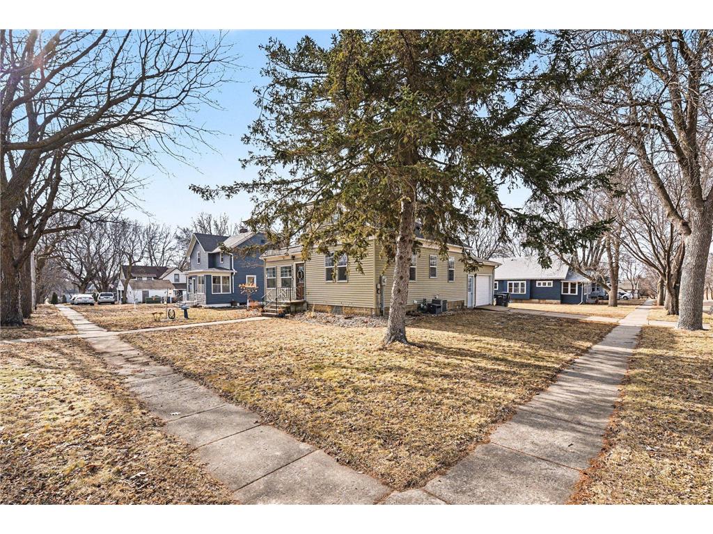219 N Donaldson Street Luverne MN 56156 7018976 image4