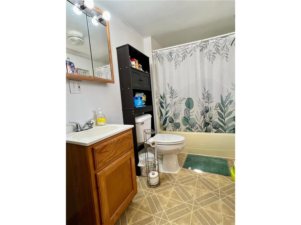 219 N Grant Street Milbank SD 57252 7057600 image16