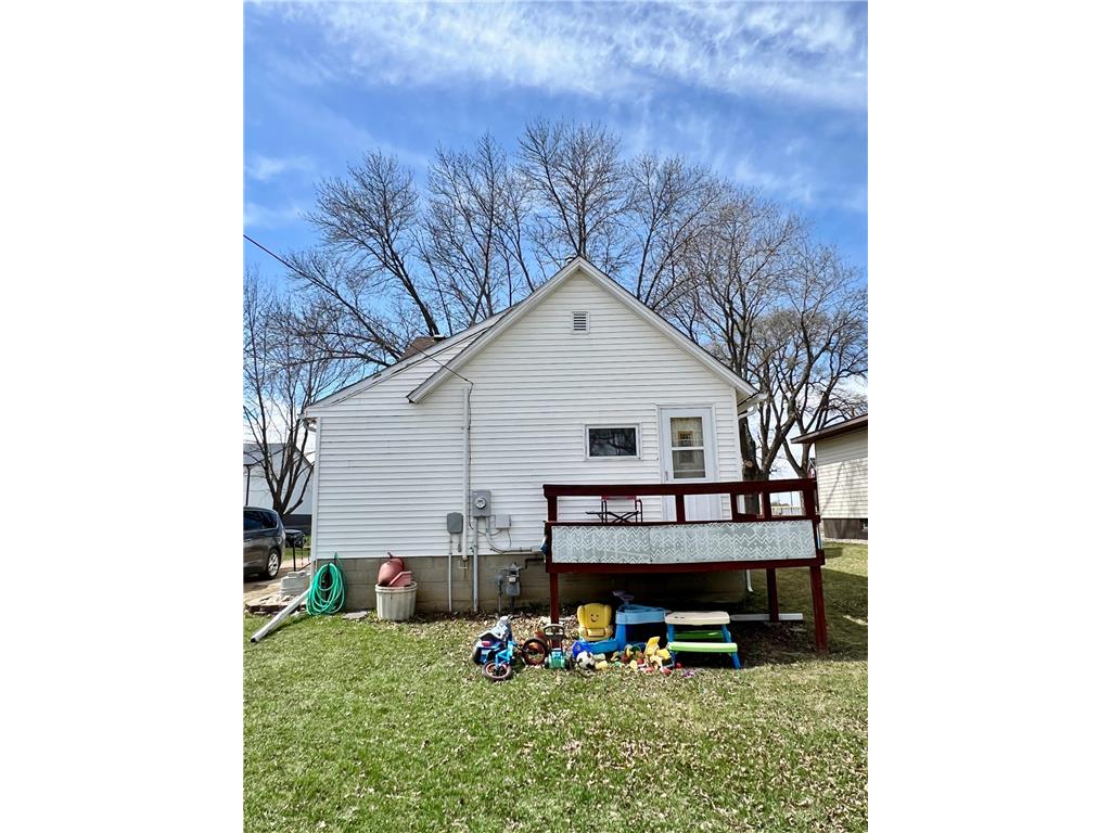 219 N Grant Street Milbank SD 57252 7057600 image3