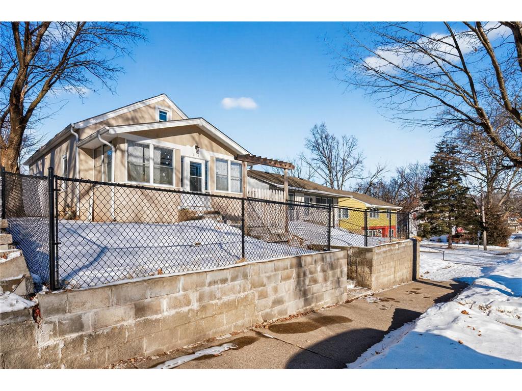 219 Winona Street W West Saint Paul MN 55118 7013739 image2
