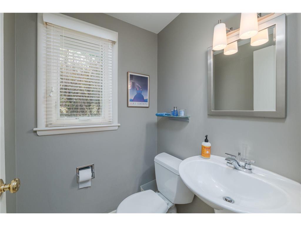 2191 Edgcumbe Road Saint Paul MN 55116 7090362 image25