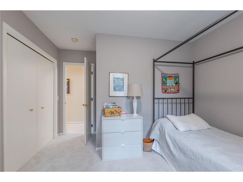 2191 Edgcumbe Road Saint Paul MN 55116 7090362 image33