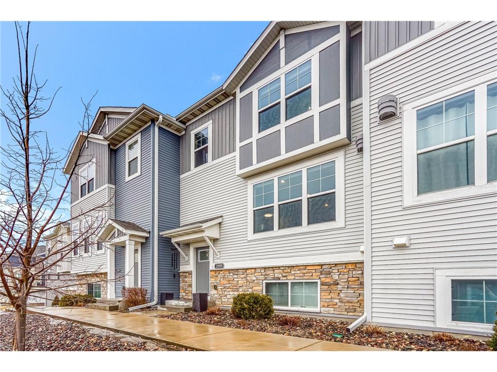 2193 Heritage Lane North Saint Paul MN 55112 6678308 image1