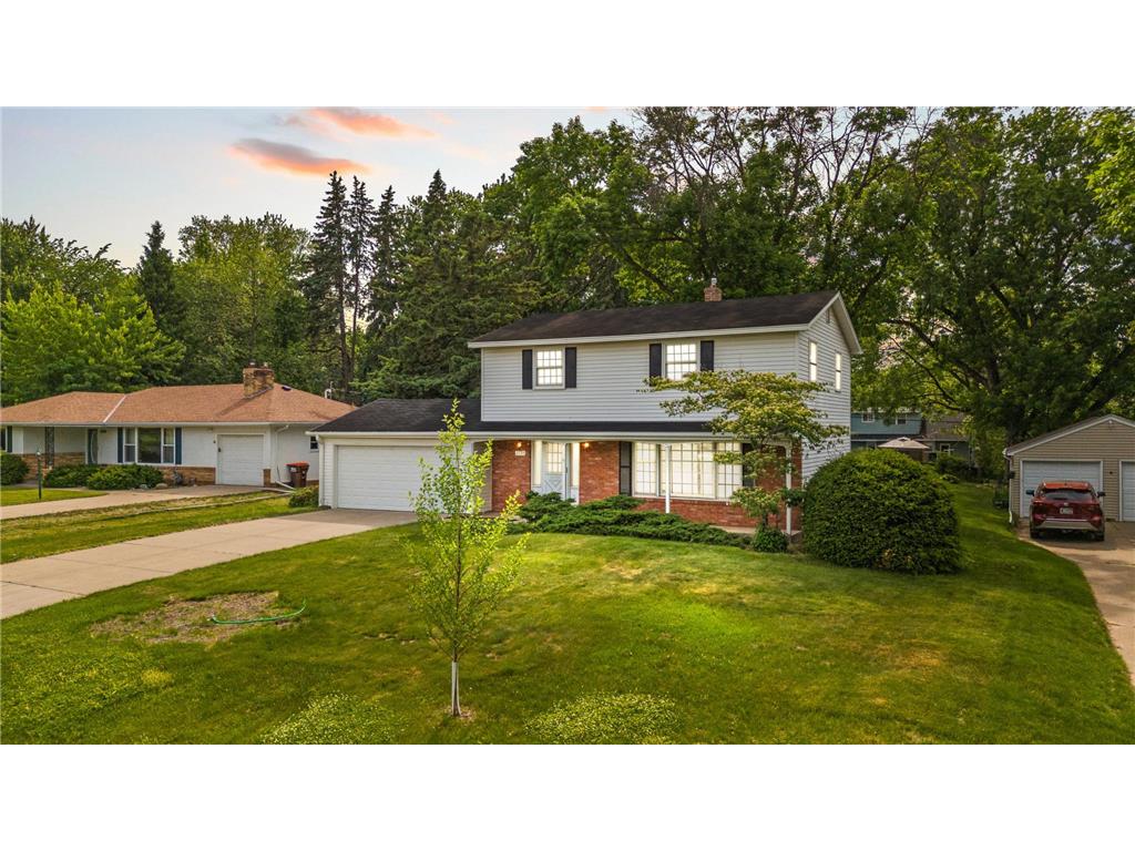 2195 Burr Street N Maplewood MN 55117 7083807 image1