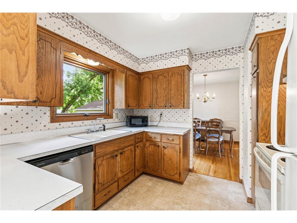 2195 Burr Street N Maplewood MN 55117 7083807 image11