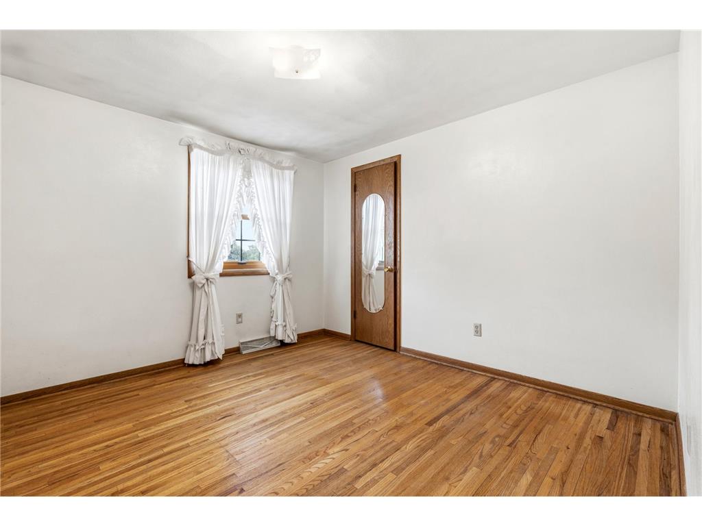 2195 Burr Street N Maplewood MN 55117 7083807 image14