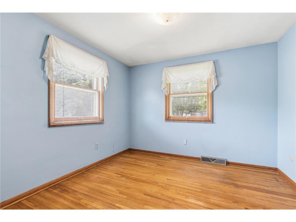 2195 Burr Street N Maplewood MN 55117 7083807 image17
