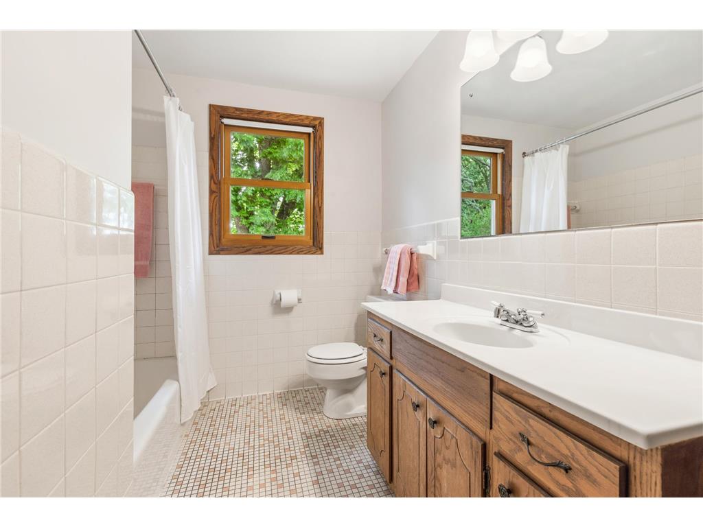 2195 Burr Street N Maplewood MN 55117 7083807 image18