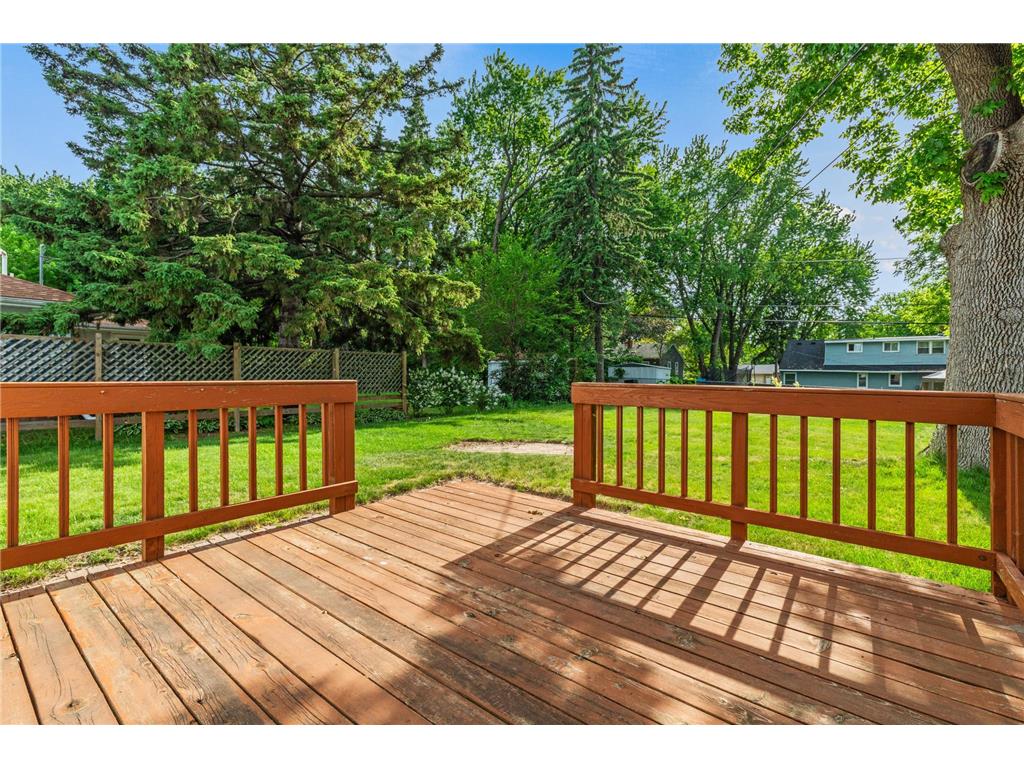 2195 Burr Street N Maplewood MN 55117 7083807 image23