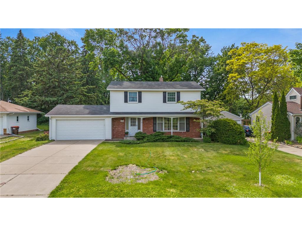 2195 Burr Street N Maplewood MN 55117 7083807 image24