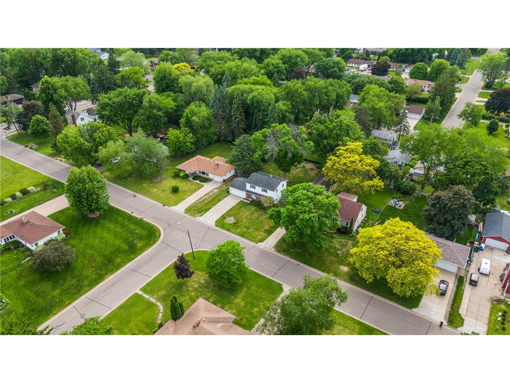 2195 Burr Street N Maplewood MN 55117 7083807 image25