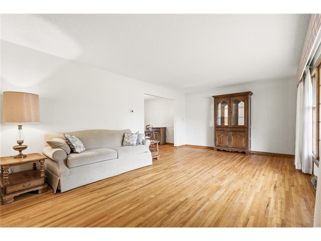 2195 Burr Street N Maplewood MN 55117 7083807 image7