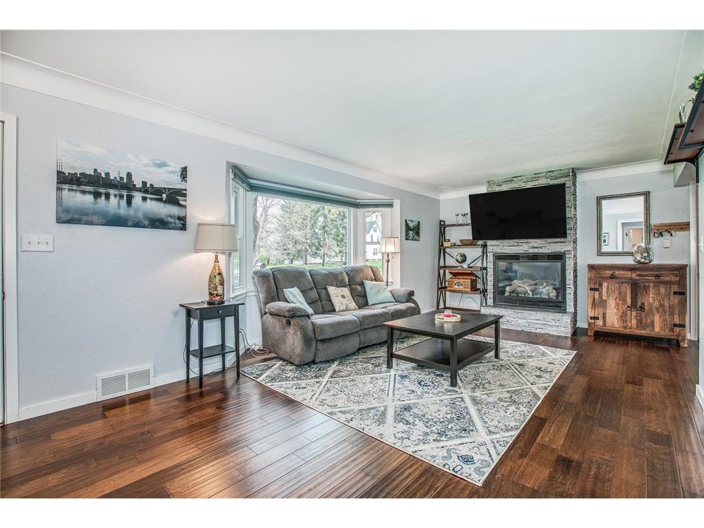 2197 Haddington Road Roseville MN 55113 6492077 image1