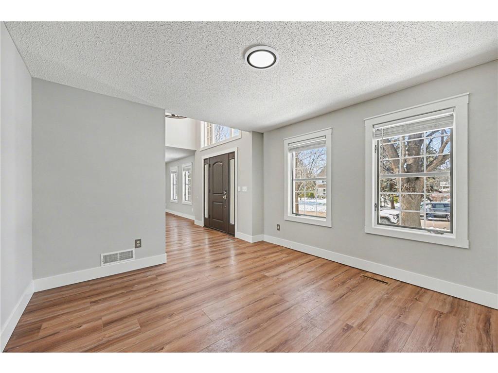 2199 Loyola Drive Woodbury MN 55125 7019074 image3