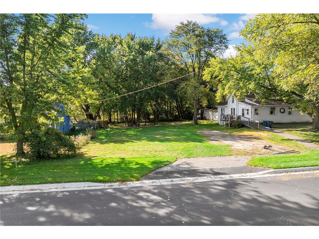 219X 12th Street White Bear Lake MN 55110 6807600 image1