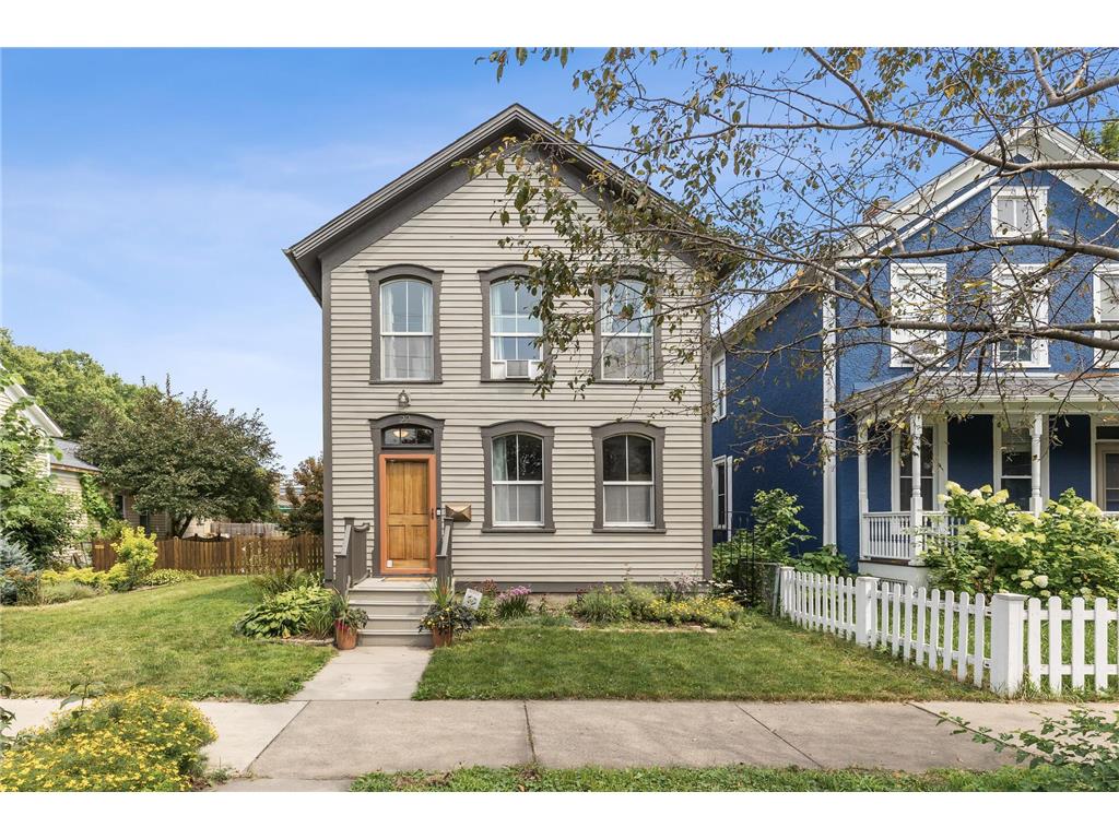 22 Douglas Street Saint Paul MN 55102 6578752 image1