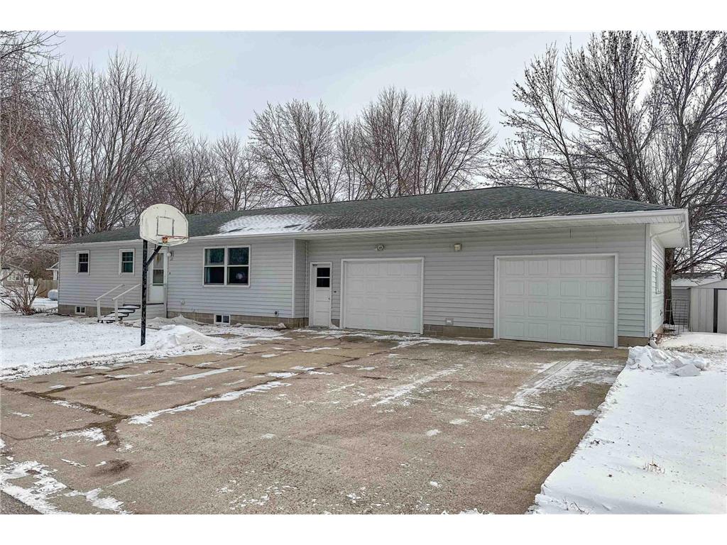 22 N 9th Avenue Minnesota Lake MN 56068 6501844 image1