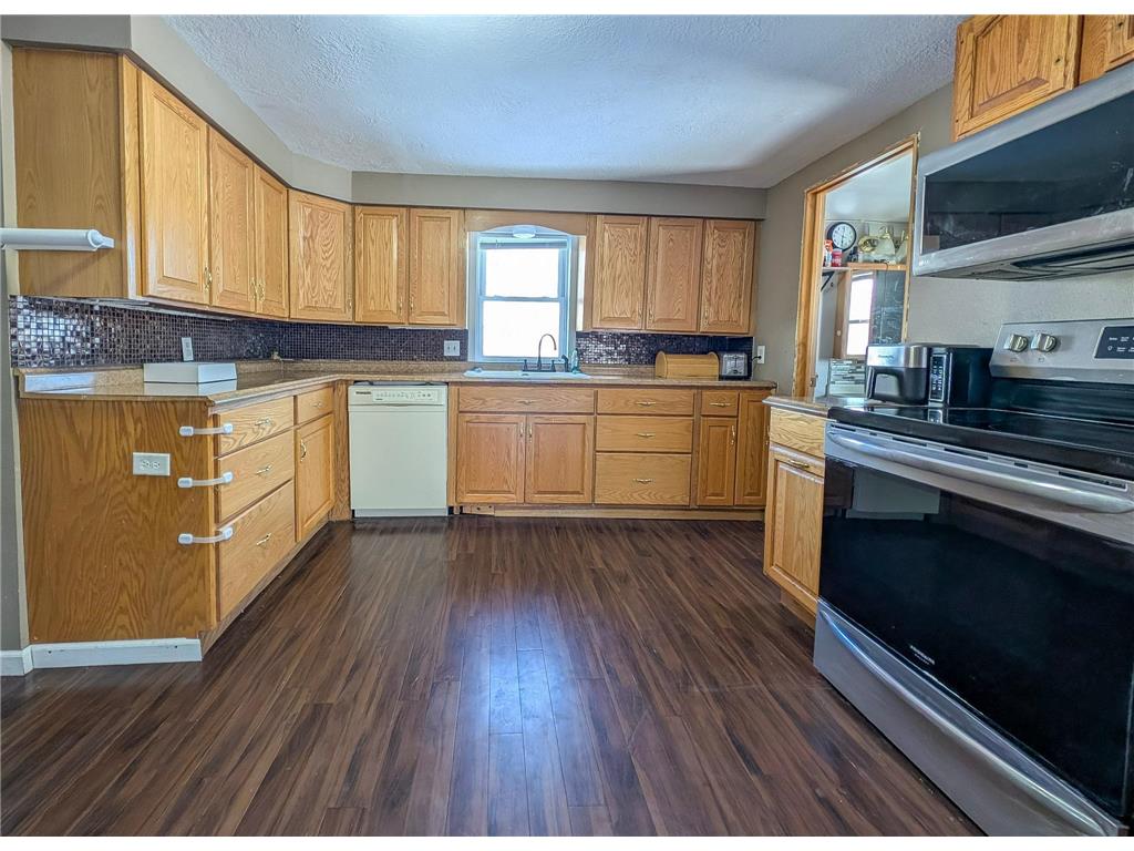 220 1st Street NE Wadena MN 56482 7006377 image6