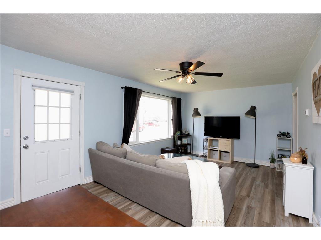 220 Adams Avenue SE Madelia MN 56062 7058840 image2