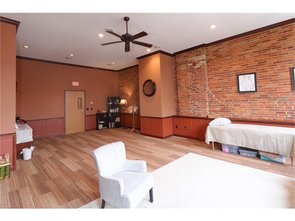 220 Central Avenue N Faribault MN 55021 6742561 image10