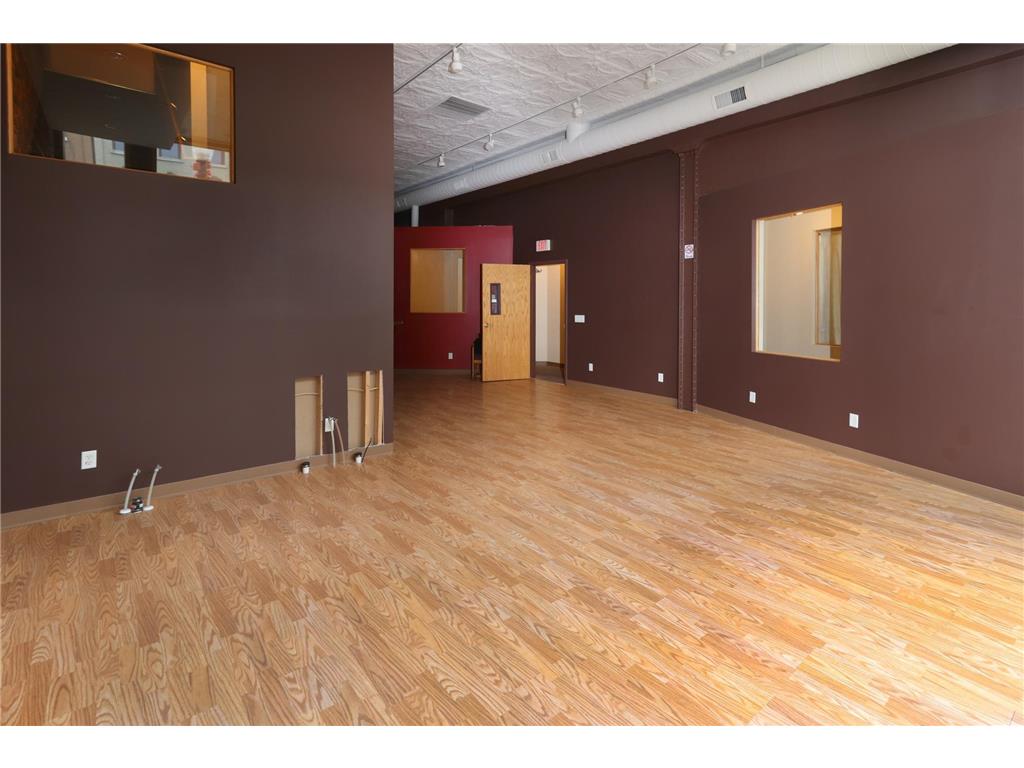 220 Central Avenue N Faribault MN 55021 6742561 image14