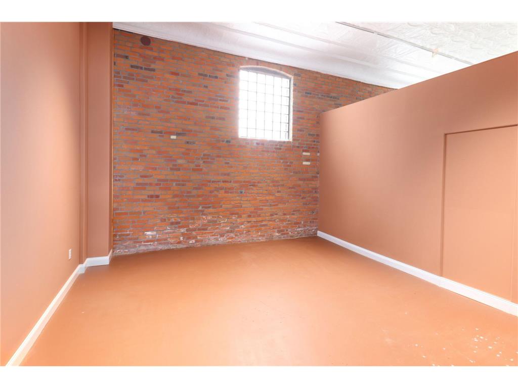 220 Central Avenue N Faribault MN 55021 6742561 image20