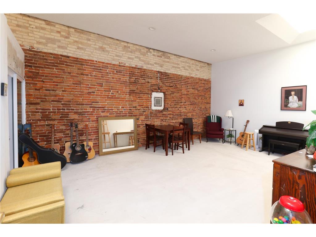 220 Central Avenue N Faribault MN 55021 6742561 image28