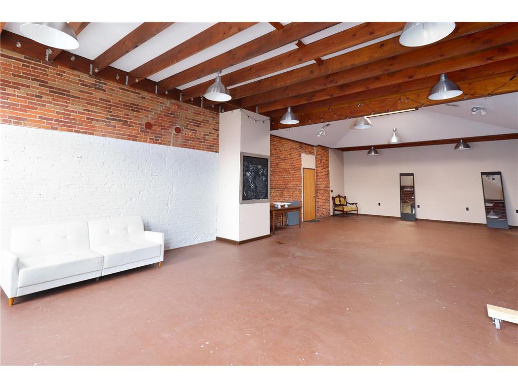 220 Central Avenue N Faribault MN 55021 6742561 image31